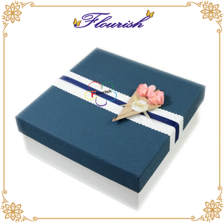 High End Matt Laminated Cardboard Marriage Anniversary Gift Packaging Box with Handmade Flower