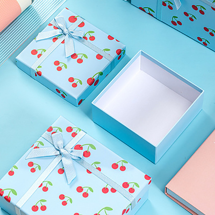 China Manufacturer Wholesale Custom Logo Printing Paper Packaging Box With Bow-tie