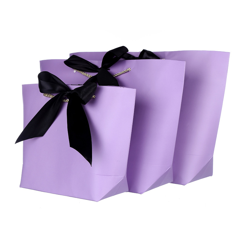 China Manufacturer Wholesale Fashion Paper Packaging Gift Bags