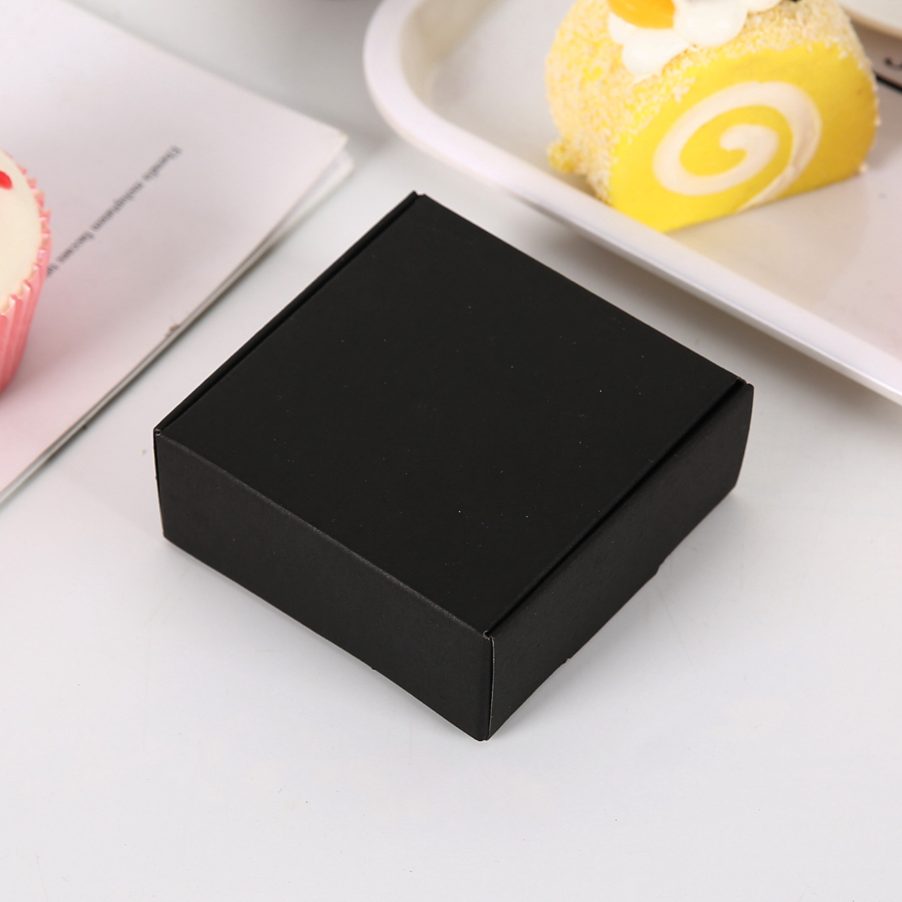 Square Shaped White Cardboard Paper Packaging Gift Mailer Box