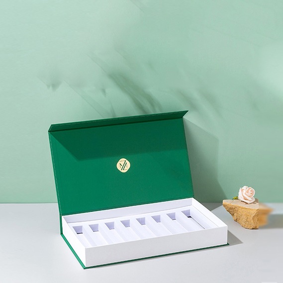 Free Sample Luxury 10ml Custom Fragrance Essential Oil Perfume Bottle Rigid Paper Gift Box Cardboard Packaging Megnetic Boxes for Cosmetic Makeup Use