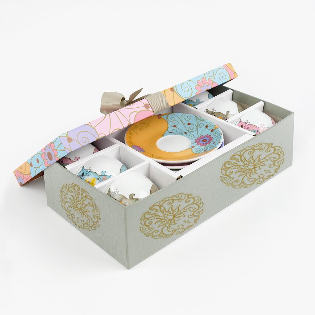 Retail Price Beige Cardboard Girls' Coffee Cup Set Gift Box