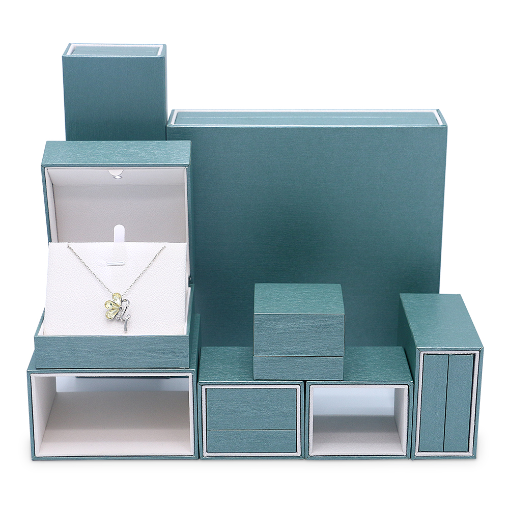 New Arrivals Luxury Clamshell LED Jewelry Box For Ring/Necklace