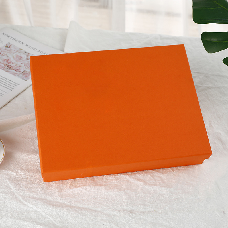 China Factory Wholesale Luxury Paper Gift Box And Bag