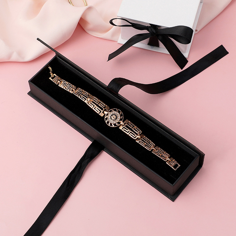 China Wholesale Ribbon Closure Cardboard Paper Packaging Jewelry Gift Box