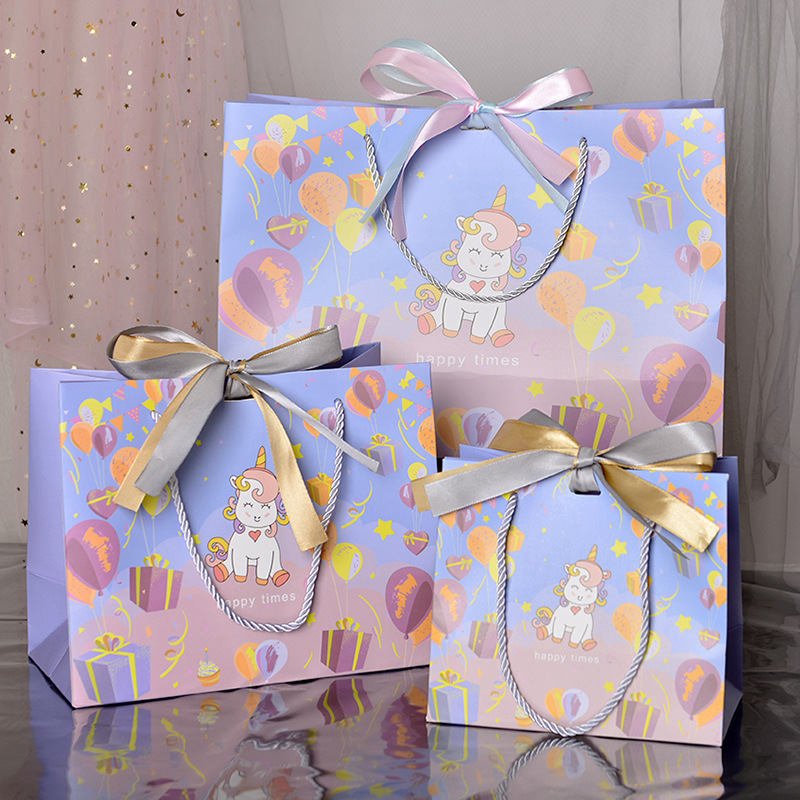 China Manufacturer Wholesale Paper Packaging Gift Bags With Ribbon Closure