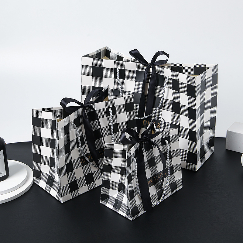  China Wholesales Ribbon Closure Paper Packaging Gift Bag,Luxury Shopping Bags