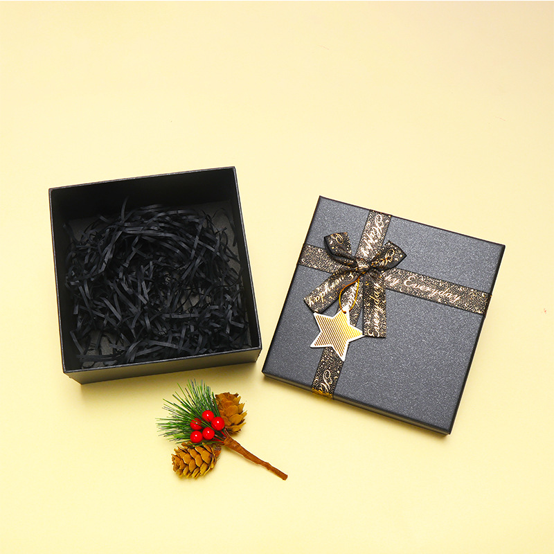 China Manufacturer Wholesale Cardboard Paper Packaging Gift Cosmetic Box