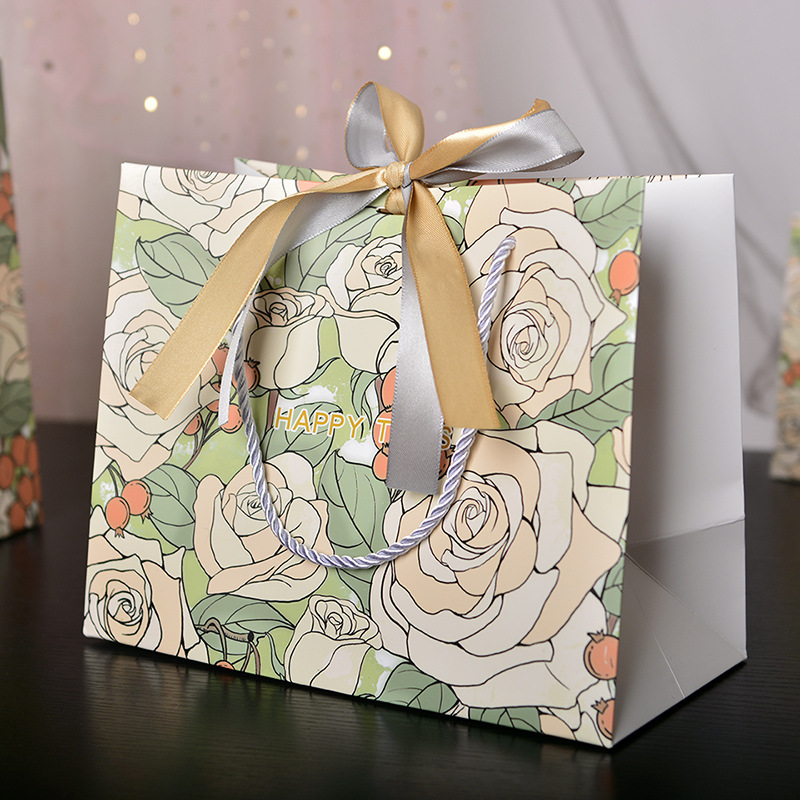  China Wholesales Ribbon Closure Paper Packaging Gift Bag,Luxury Shopping Bags