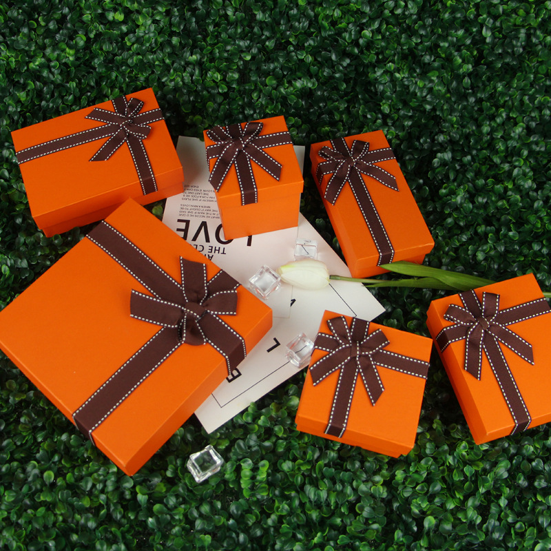 Rigid Cardboard Lid And Base Carton Gift Box For Packaging Cosmetic Perfume Garments Shoes