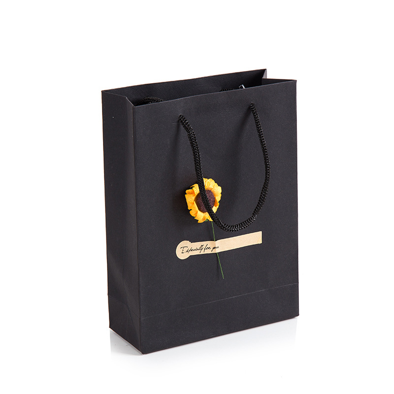China Manufacturer Wholesale Eco-friendly Recyclable Kraft Paper Shopping Bags