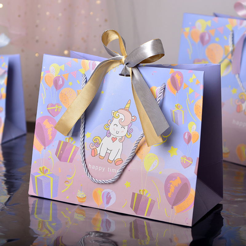China Manufacturer Wholesale Paper Packaging Gift Bags With Ribbon Closure