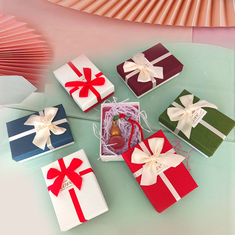 China Manufacturer Wholesale Cardboard Paper Packaging Gift Jewelry Shoulder Box