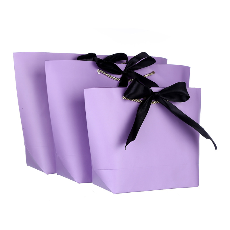 China Manufacturer Wholesale Fashion Paper Packaging Gift Bags