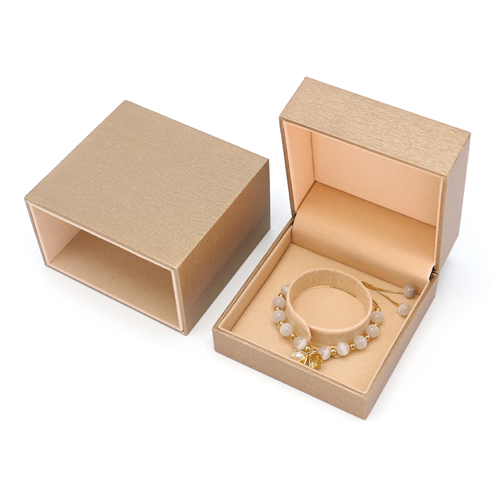 New Arrivals Luxury Clamshell LED Jewelry Box For Ring/Necklace