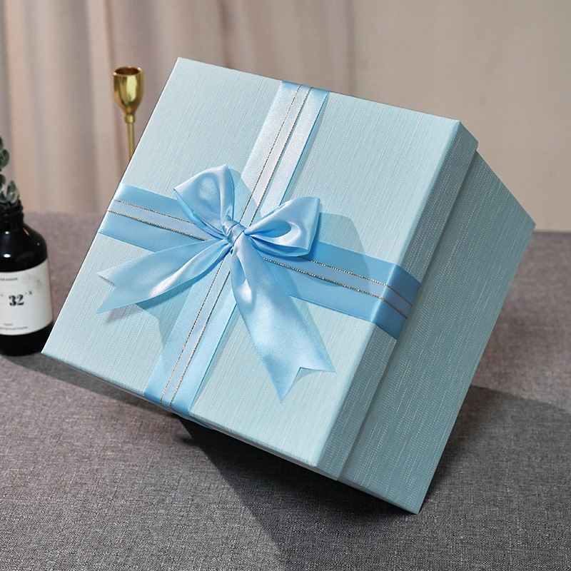 China Manufacturer Wholesale Lid And Base Cardboard Paper Packaging Carton Box For Christmas